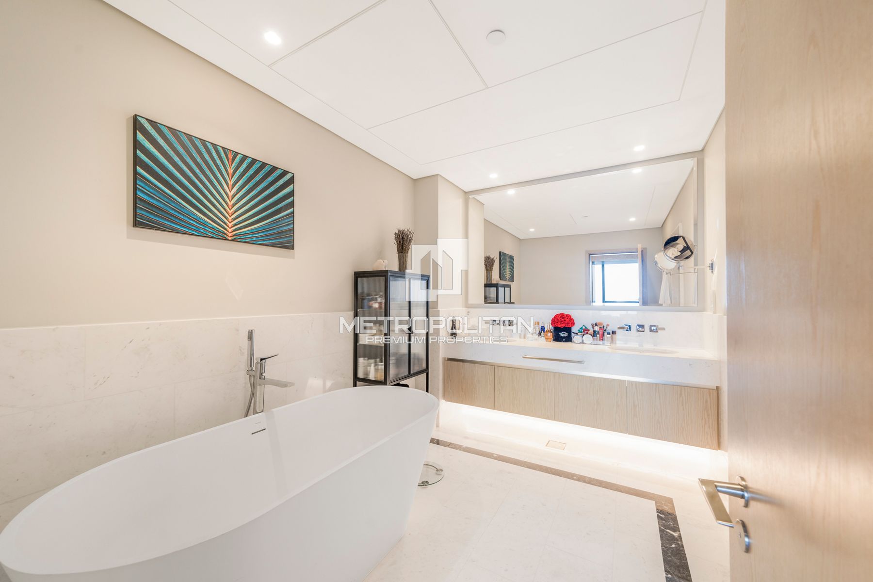 Fully Upgraded | Corner | Free 5yrs Service Charge-12