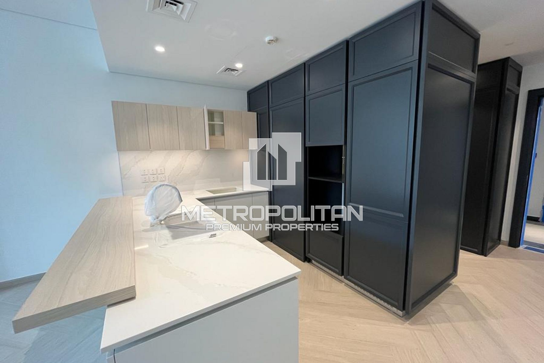 Spacious Studio | High Floor | Prime Location-8