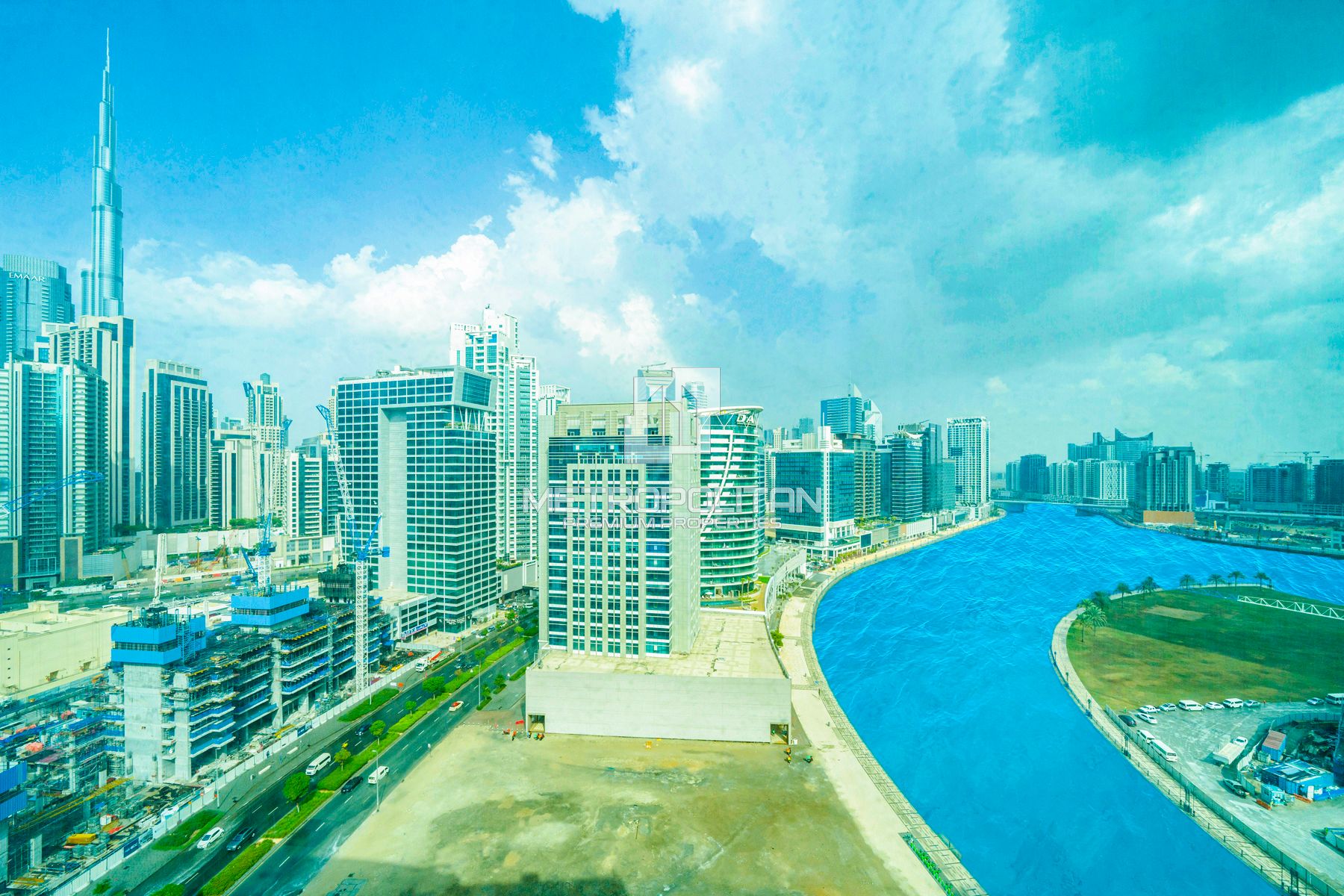 Spacious Studio | Canal View | Close to Dubai Mall-13