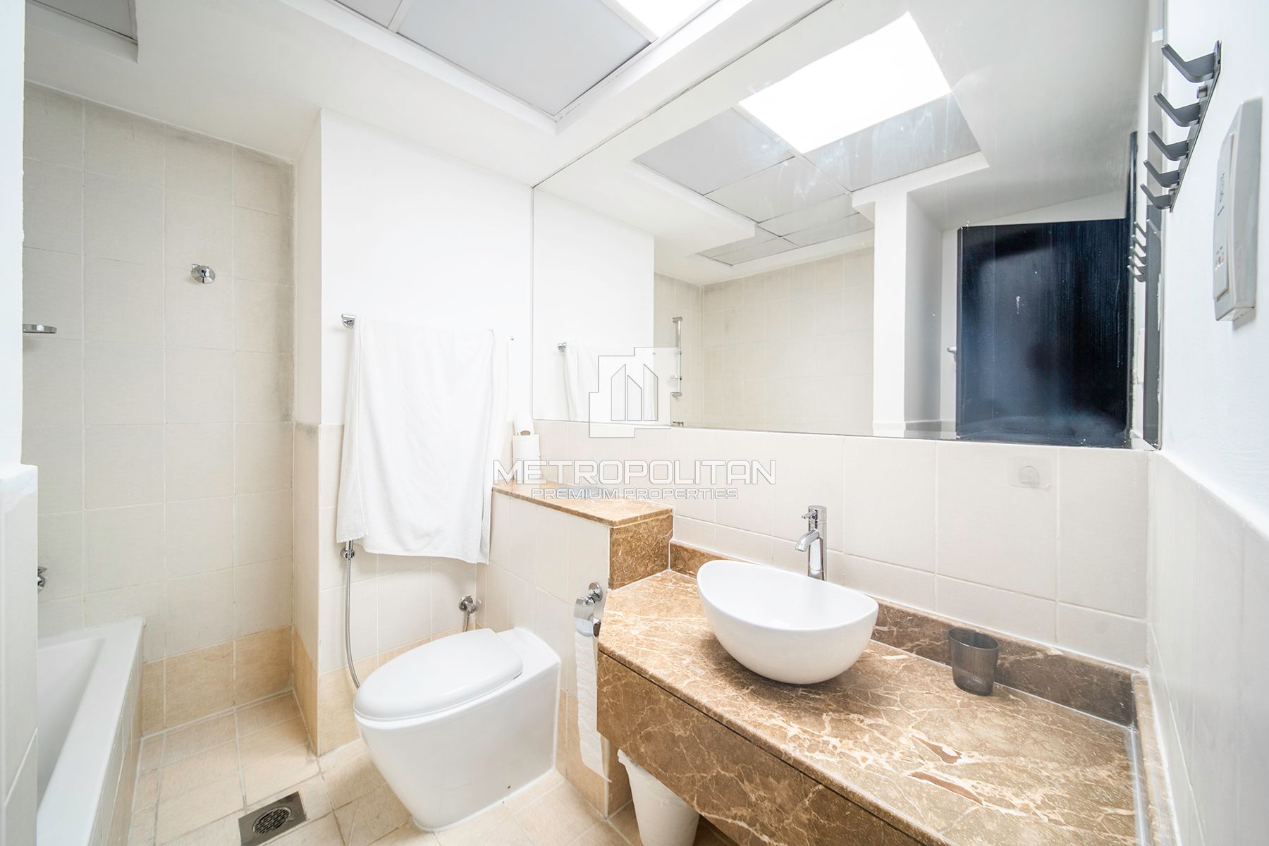 4BR WITH POOL | BASEMENT | NEXT TO PARK | RENTED-24